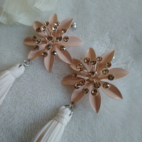 Flower and Ombre Tassel Earrings - Picture 7 of 8